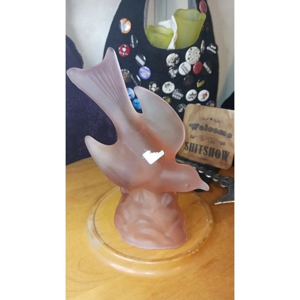 LE Smith Vintage Pink Satin Art Glass Dove Bird in Flight Figurine 8.5